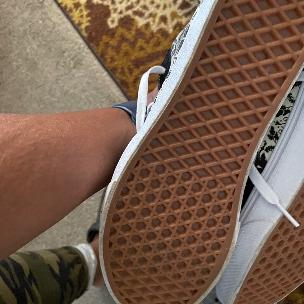 Vans - Picture 3 of 4